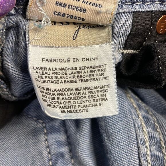 MISS Me woman’s Signature Straight woman’s blinged out jeans - Picture 15 of 16